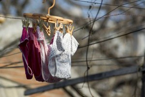 Undertøj hængt til tørre