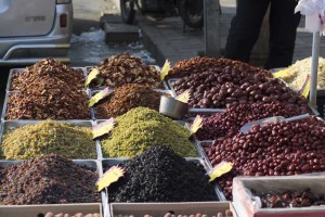 Rosiner og nødder på marked