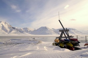 Kajakker venter på foråret, Longyearbyen