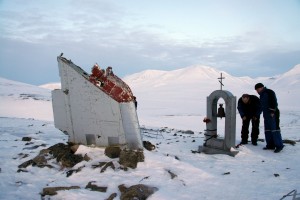 Mindesmærke efter russisk flystyrt med Tupolev, nær Longyearbyen