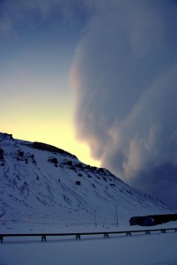 Skyer trækker sig sammen over Longyearbyen
