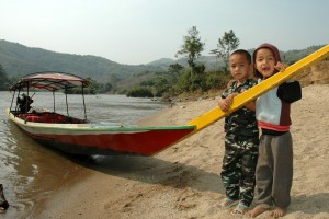 Landsby ved Kok-floden, Thailand