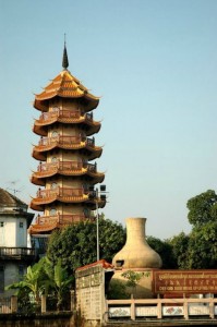 Pagode ved floden i Bangkok