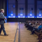 Iværksætterkoordinator Hans Peter Wolsing forklarer den nye iværksætterordning, der træder i kraft 1. januar 2016