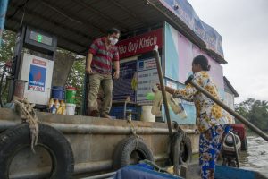Flydende benzintank, Flydende marked /Floating Market, Can Tho, Mekong-deltaet
