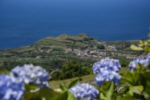 På grund af vulkanerne kan man se havet fra stort set alle steder på Sao Miguel, Azorerne