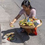 Sanur, Bali: Der ofres til guderne tre gange om dagen