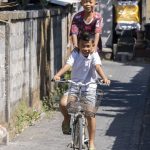 Sanur, Bali: På vej hjem fra skole