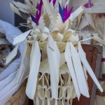 Sanur, Bali: Flettet pynt til ophængning ved blandet andet religiøse ceremonier