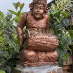 Sanur, Bali: Gylden tempelfigur