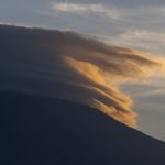 Linseskyer ved vulkanen Agung